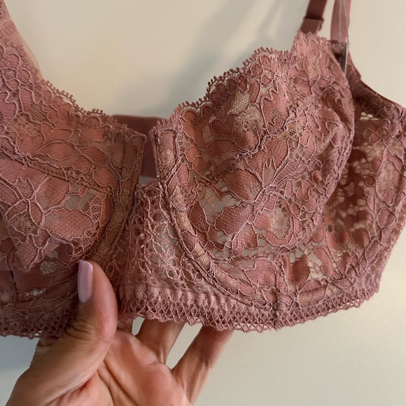 REVEAL LINGERIE • Rose Laced Bra • 34DD • - Picture 2 of 8
